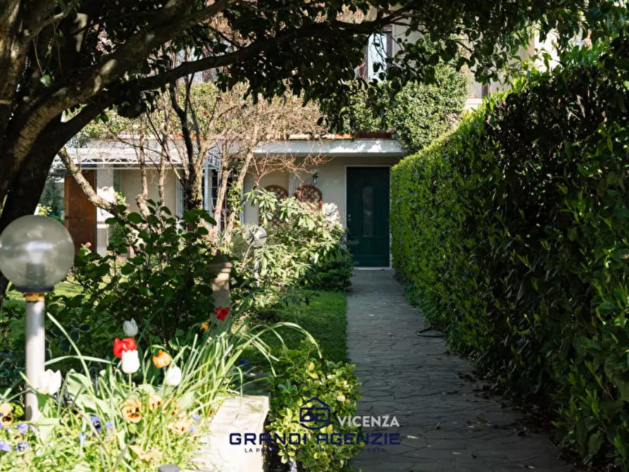 Immagine 36 di Villetta a schiera in vendita  in Via Almerigo Girotto, 33 a Vicenza