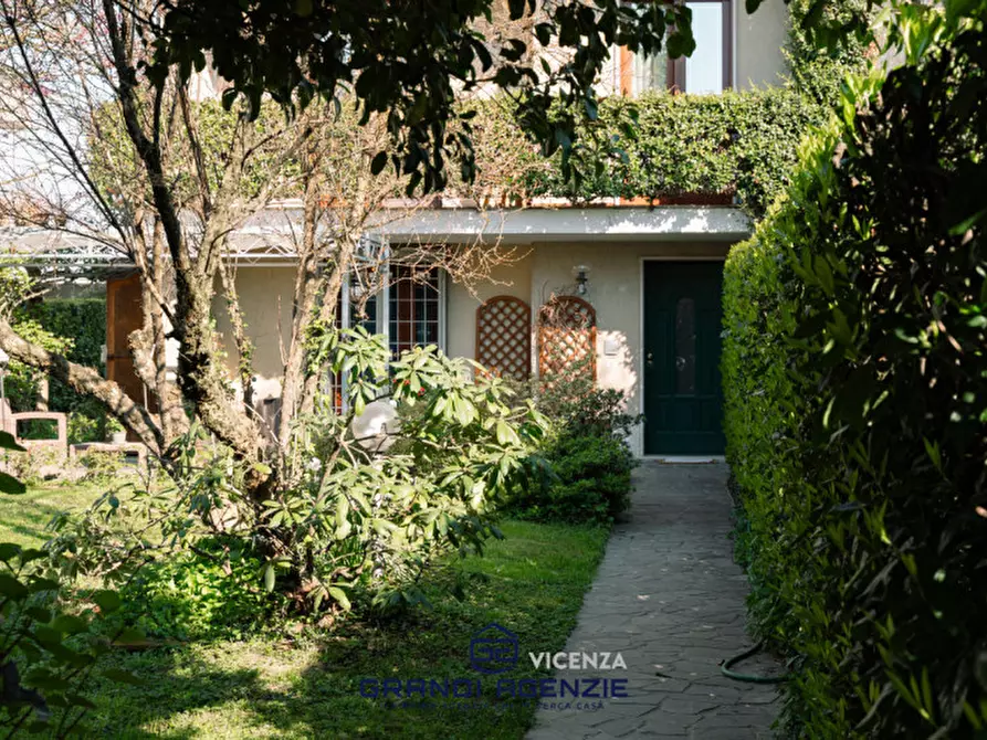 Immagine 37 di Villetta a schiera in vendita  in Via Almerigo Girotto, 33 a Vicenza