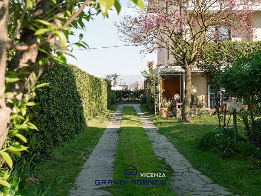 Immagine 41 di Villetta a schiera in vendita  in Via Almerigo Girotto, 33 a Vicenza