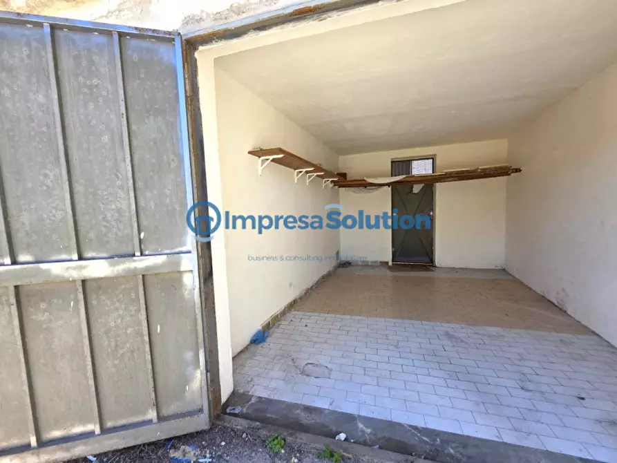 Immagine 5 di Garage in vendita  in Via Vicinale Campanile a Napoli