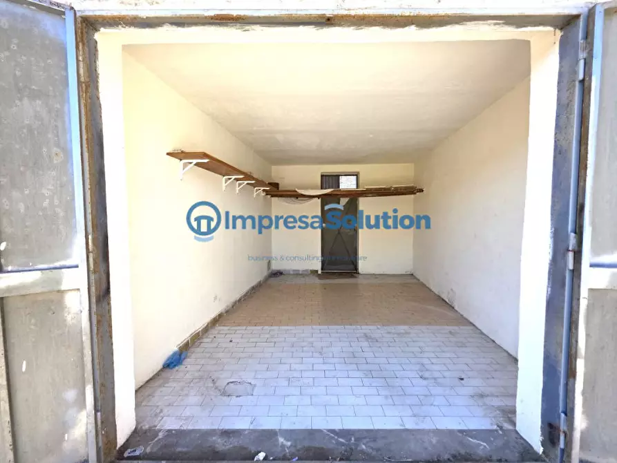 Immagine 6 di Garage in vendita  in Via Vicinale Campanile a Napoli