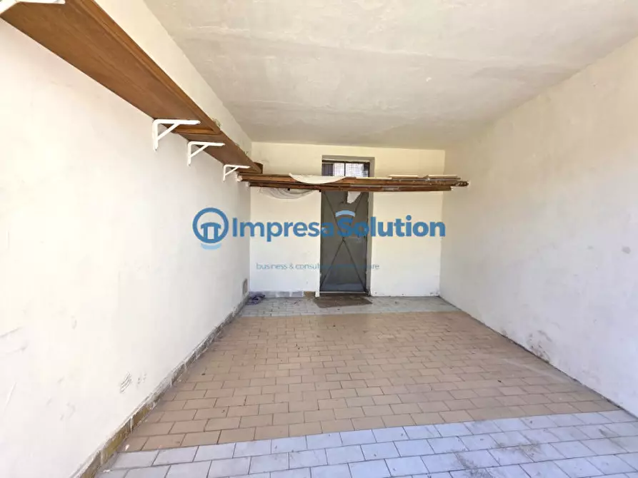 Immagine 7 di Garage in vendita  in Via Vicinale Campanile a Napoli