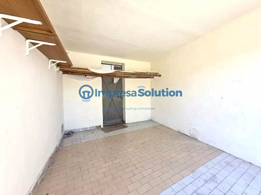 Immagine 11 di Garage in vendita  in Via Vicinale Campanile a Napoli