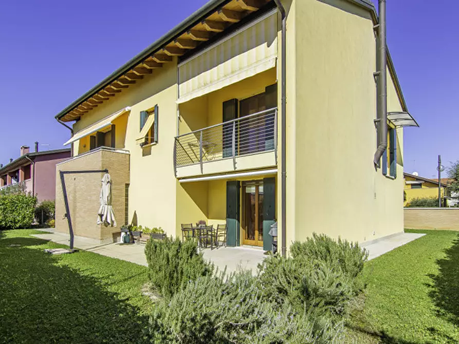 Immagine 2 di Villa in vendita  a Mirano