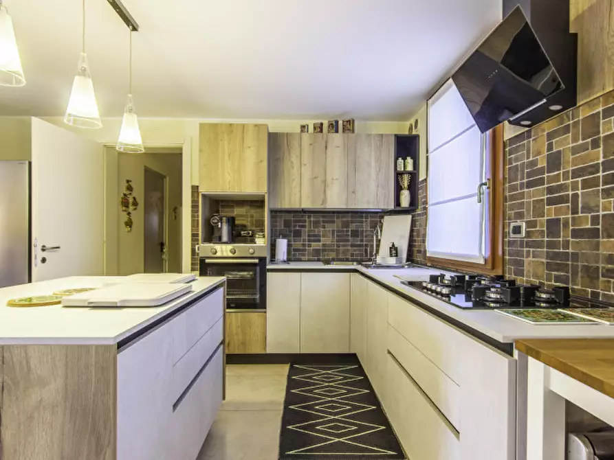 Immagine 9 di Villa in vendita  a Mirano