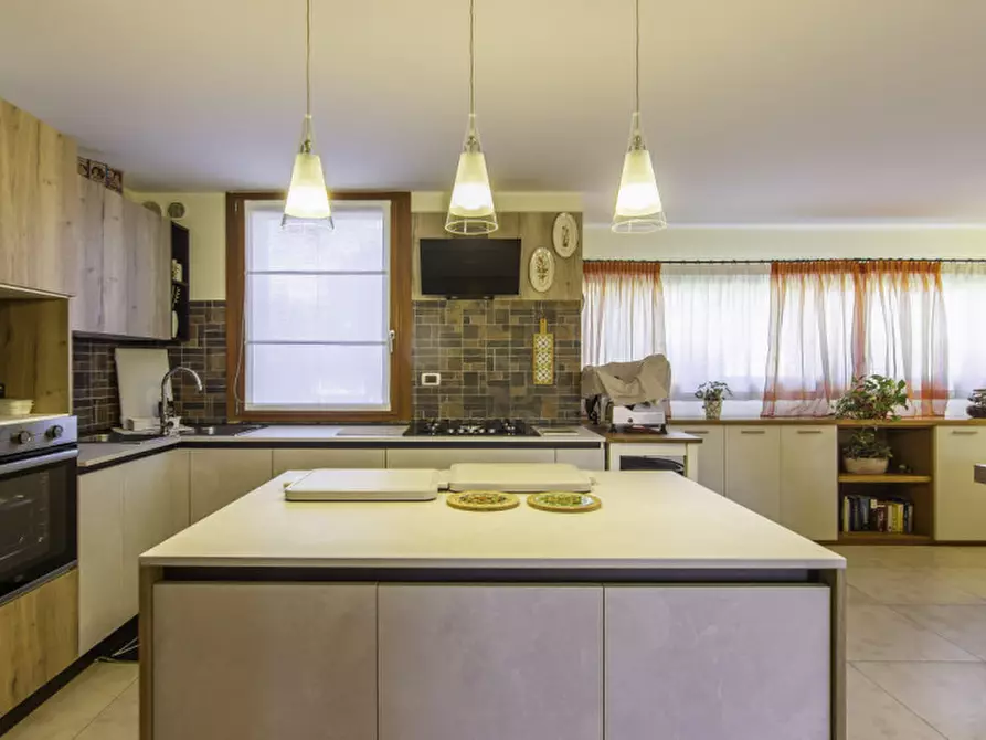 Immagine 11 di Villa in vendita  a Mirano