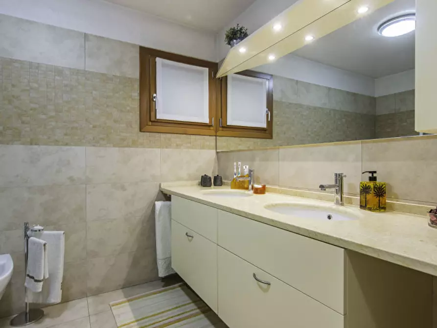 Immagine 18 di Villa in vendita  a Mirano