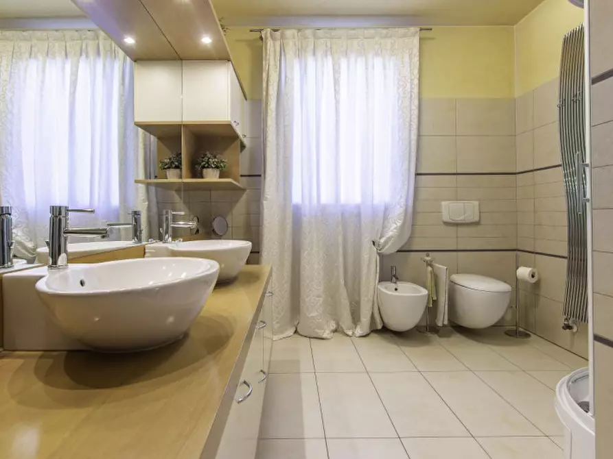 Immagine 42 di Villa in vendita  a Mirano