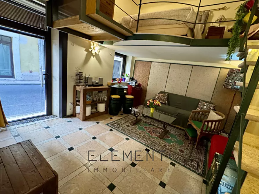 Immagine 2 di Negozio in vendita  in Via Filippo Rosa Morando a Verona