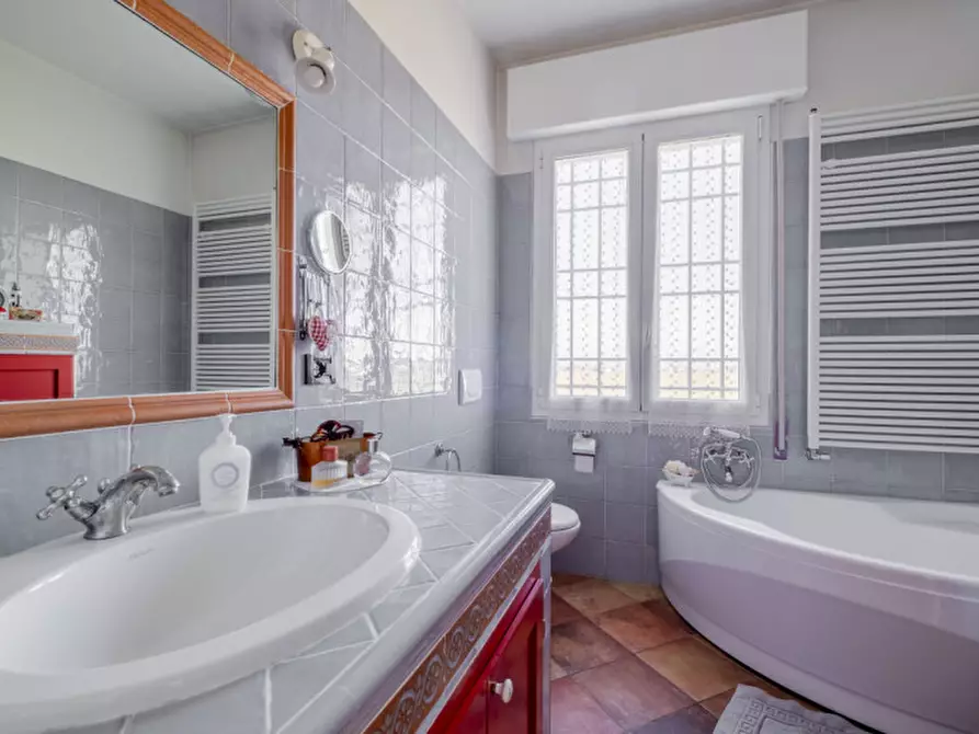 Immagine 8 di Villa in vendita  in Via Tortorelli a Budrio