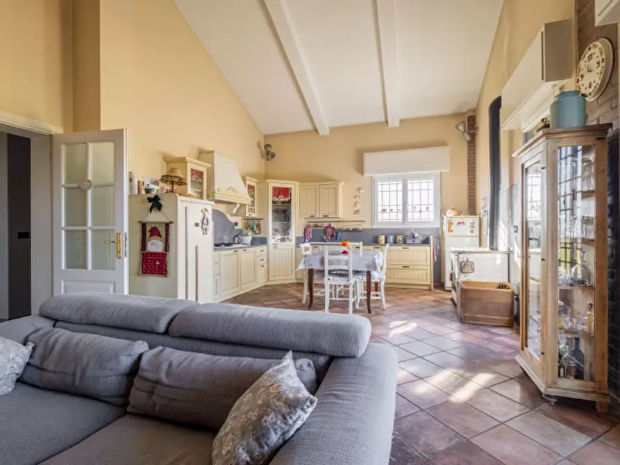 Immagine 11 di Villa in vendita  in Via Tortorelli a Budrio