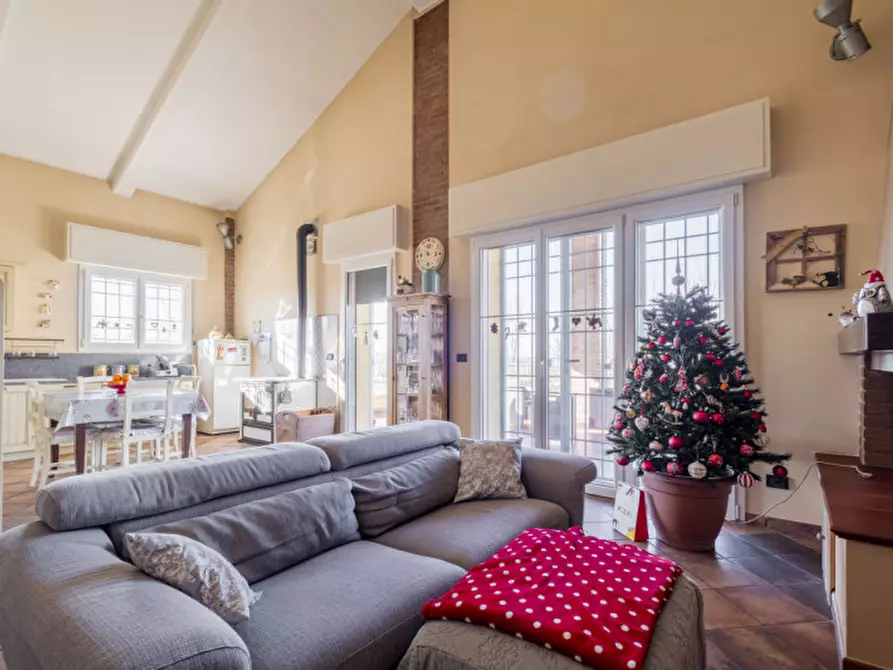 Immagine 12 di Villa in vendita  in Via Tortorelli a Budrio