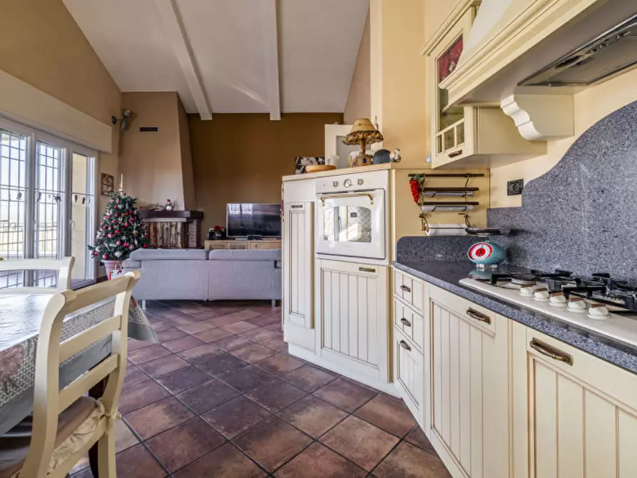 Immagine 14 di Villa in vendita  in Via Tortorelli a Budrio