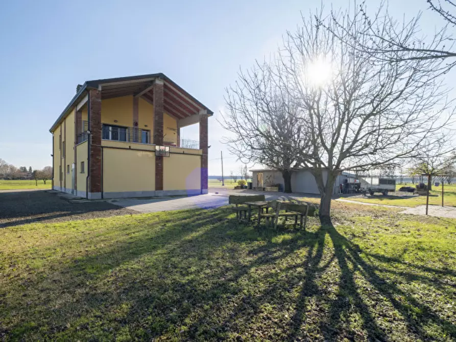 Immagine 29 di Villa in vendita  in Via Tortorelli a Budrio