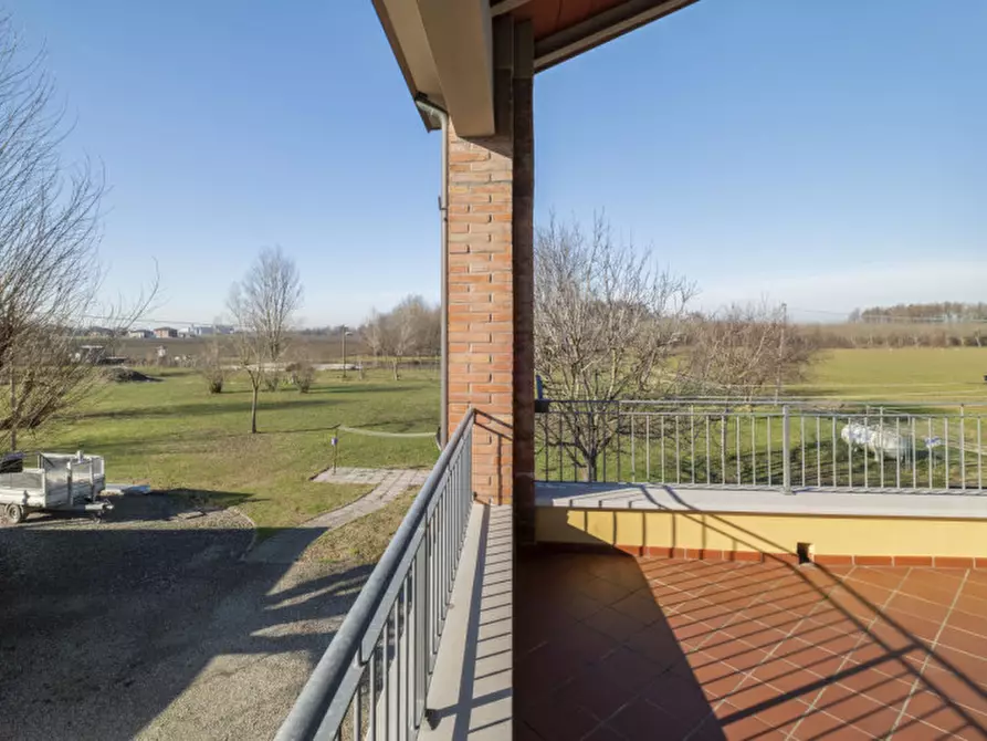 Immagine 39 di Villa in vendita  in Via Tortorelli a Budrio