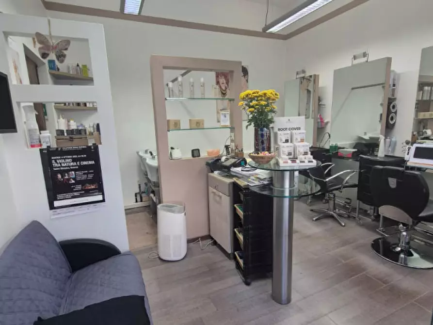 Immagine 2 di Attività commerciale in vendita  in Via Fratelli Stuparich a Vicenza