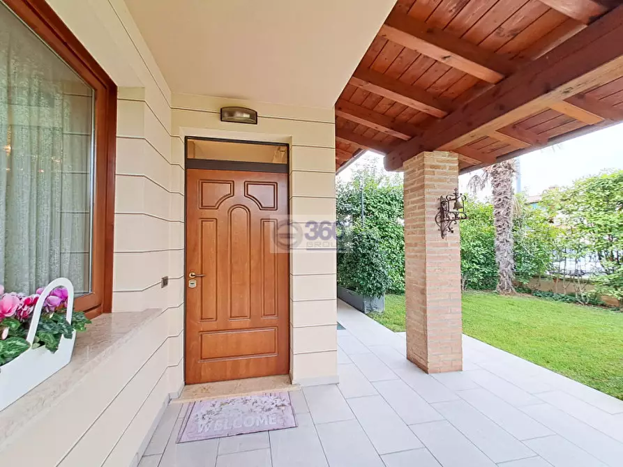 Immagine 5 di Villetta a schiera in vendita  in Via San Carlo Borromeo a Erbusco