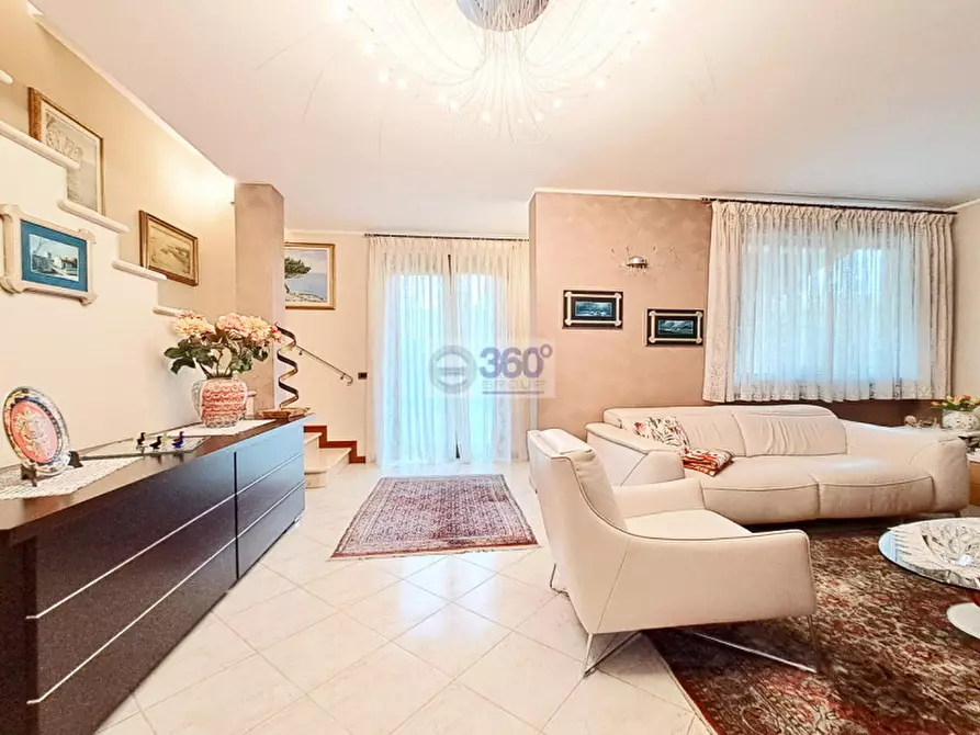 Immagine 7 di Villetta a schiera in vendita  in Via San Carlo Borromeo a Erbusco