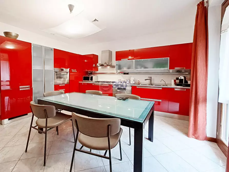 Immagine 10 di Villetta a schiera in vendita  in Via San Carlo Borromeo a Erbusco