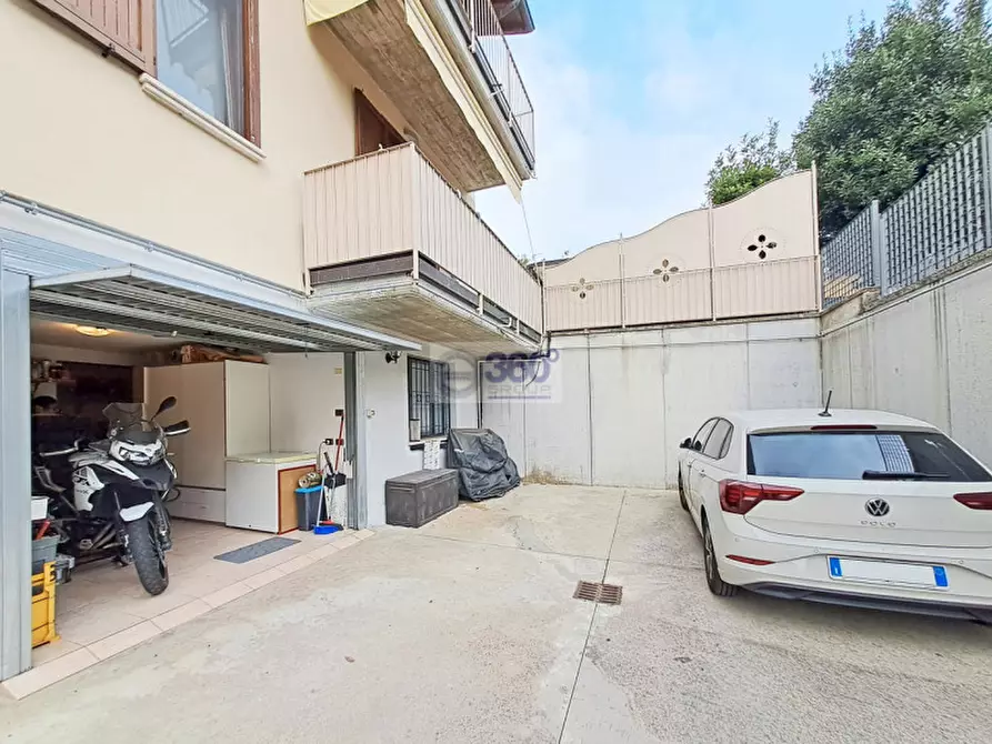 Immagine 33 di Villetta a schiera in vendita  in Via San Carlo Borromeo a Erbusco