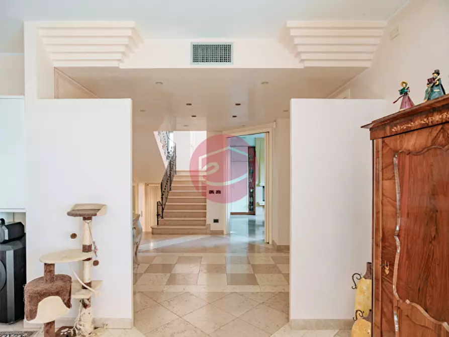 Immagine 8 di Villa in vendita  a Savignano Sul Rubicone