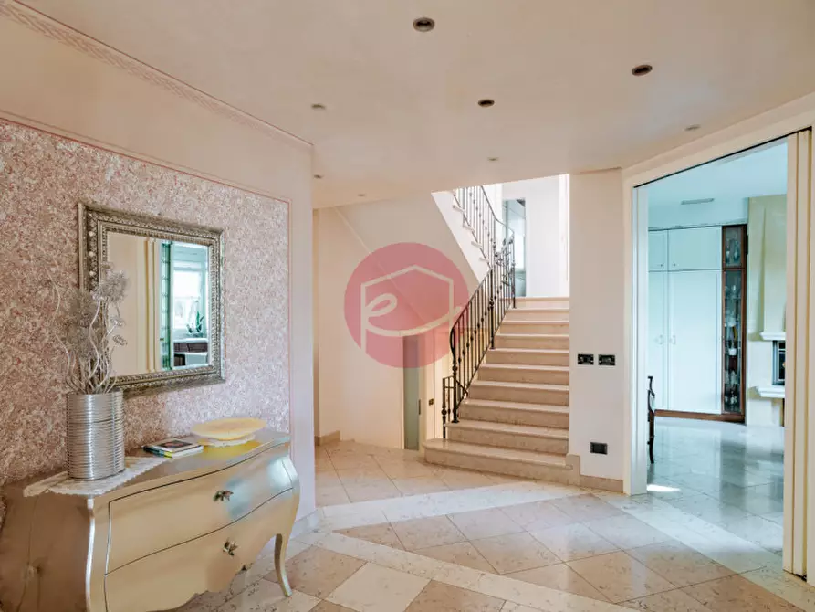 Immagine 9 di Villa in vendita  a Savignano Sul Rubicone