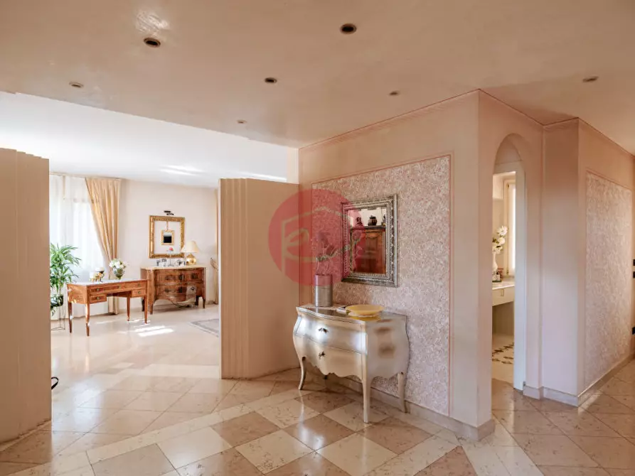 Immagine 10 di Villa in vendita  a Savignano Sul Rubicone