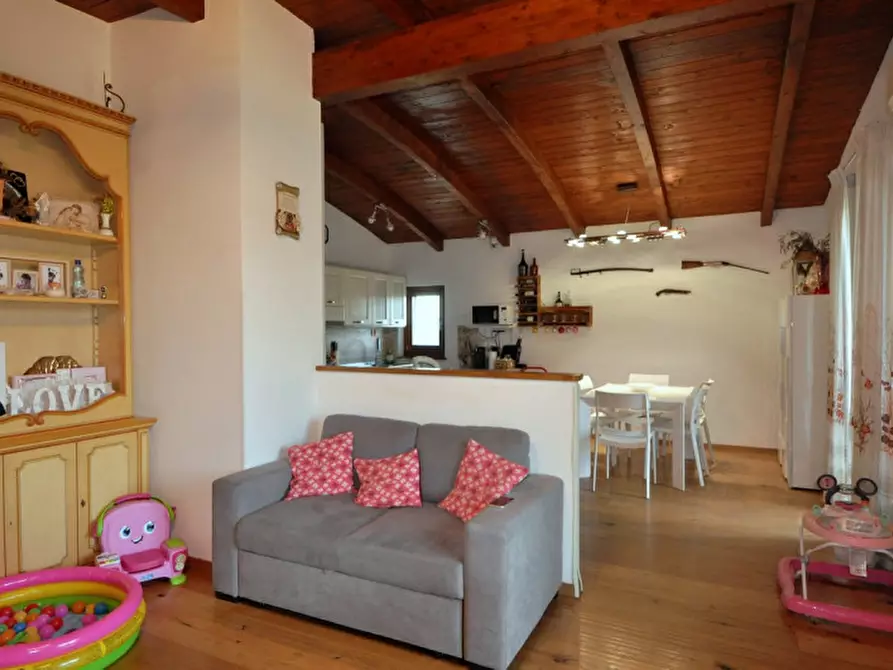 Immagine 1 di Appartamento in vendita  in Via Antonio Vivaldi a Loro Ciuffenna