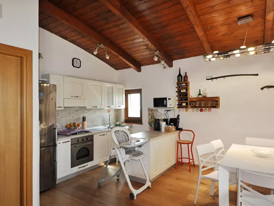 Immagine 3 di Appartamento in vendita  in Via Antonio Vivaldi a Loro Ciuffenna