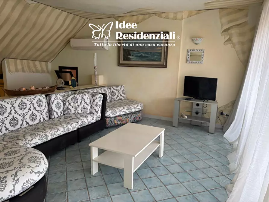 Immagine 11 di Appartamento in vendita  a Golfo Aranci