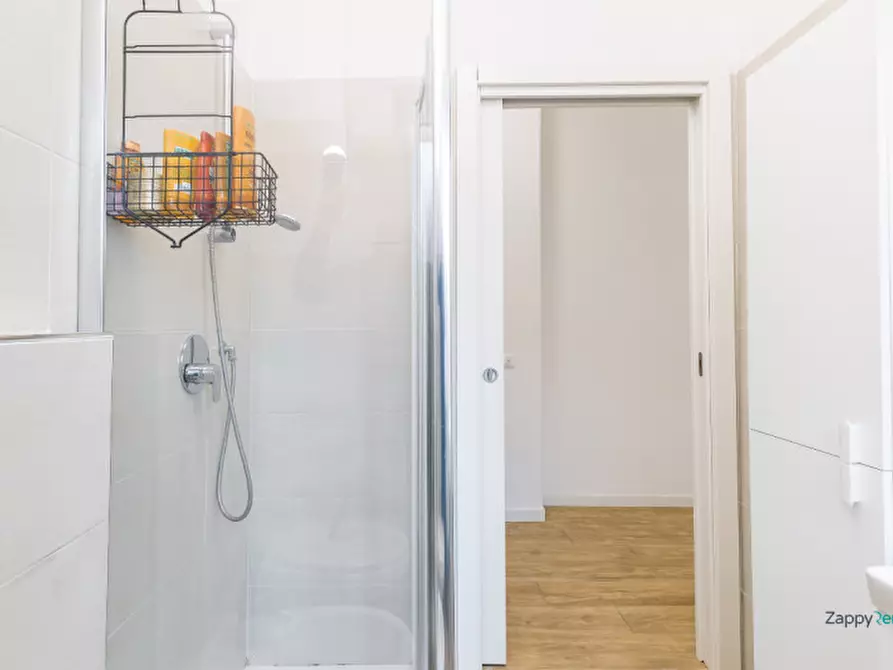 Immagine 13 di Appartamento in affitto  in Via Carlo Lorenzini a Roma