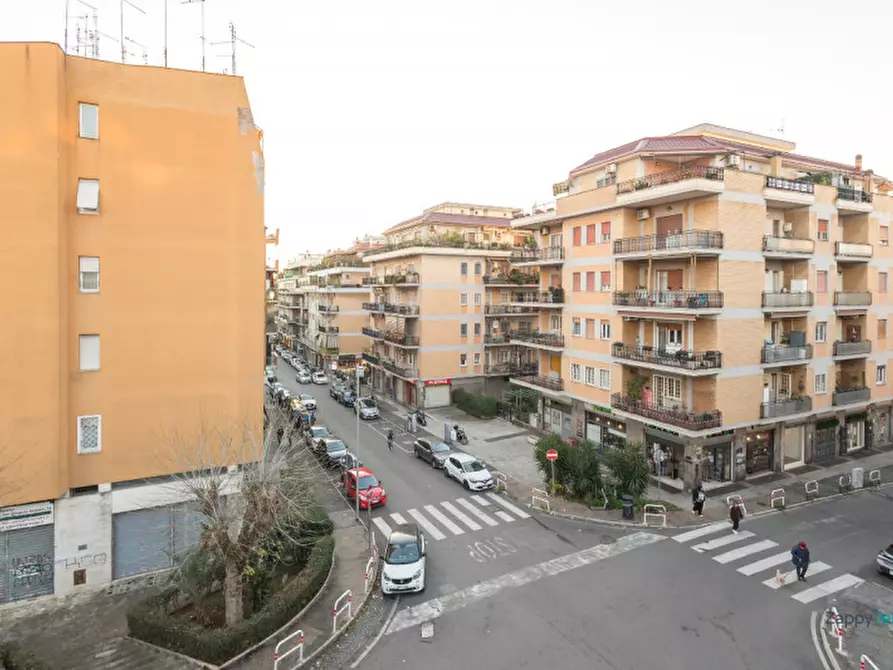 Immagine 25 di Appartamento in affitto  in Via Carlo Lorenzini a Roma
