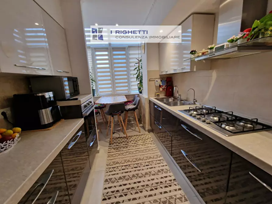 Immagine 6 di Appartamento in vendita  in VIA MARCO POLO a Verona