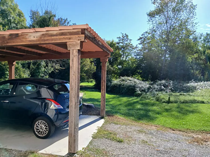 Immagine 2 di Rustico / casale in vendita  in Via Raffaello 7 a Gruaro