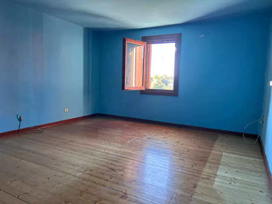Immagine 6 di Rustico / casale in vendita  in Via Raffaello 7 a Gruaro