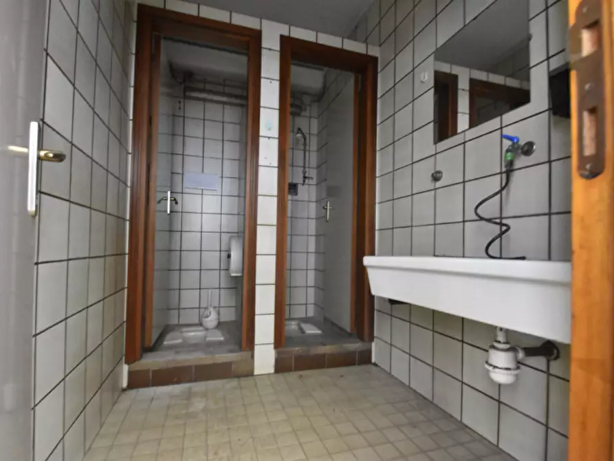 Immagine 11 di Laboratorio in affitto  in VIA SAN CRISPINO 11 a Bussolengo