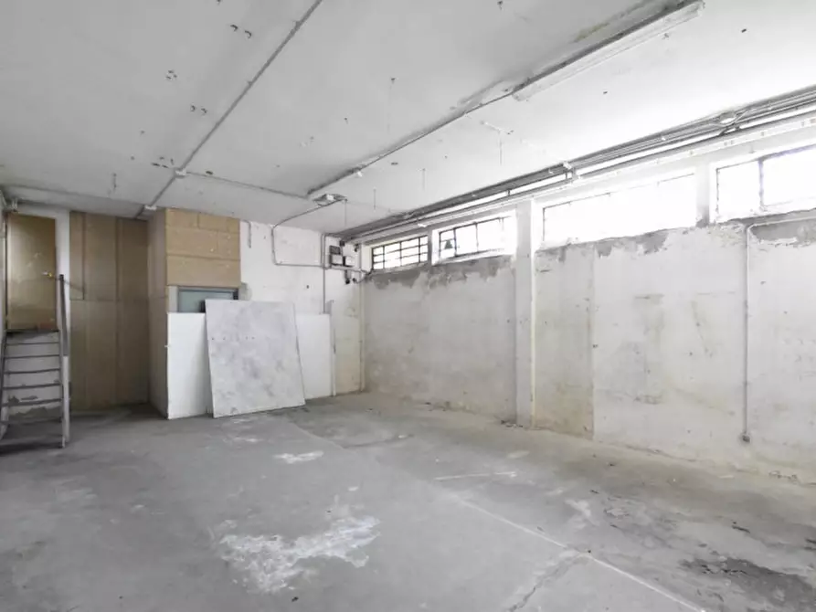 Immagine 16 di Laboratorio in affitto  in VIA SAN CRISPINO 11 a Bussolengo
