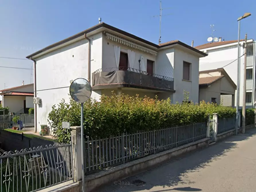 Immagine 2 di Casa bifamiliare in vendita  in Via Ricamificio 11 a San Giovanni Lupatoto