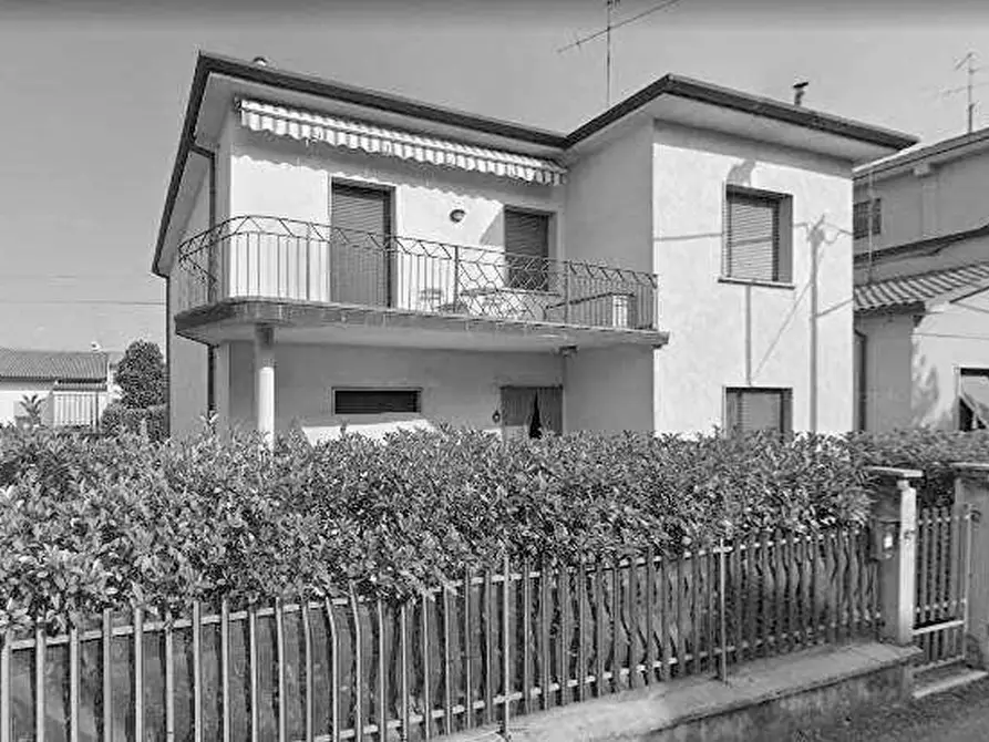 Immagine 3 di Casa bifamiliare in vendita  in Via Ricamificio 11 a San Giovanni Lupatoto