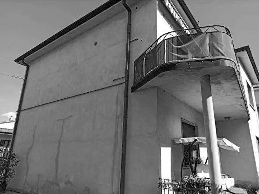 Immagine 4 di Casa bifamiliare in vendita  in Via Ricamificio 11 a San Giovanni Lupatoto