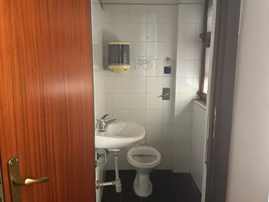 Immagine 10 di Appartamento in vendita  in VIA DEI CANTIERI a Palermo