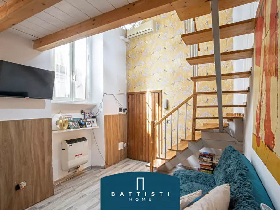 Immagine 3 di Appartamento in vendita  in Via degli Orti d'Alibert a Roma