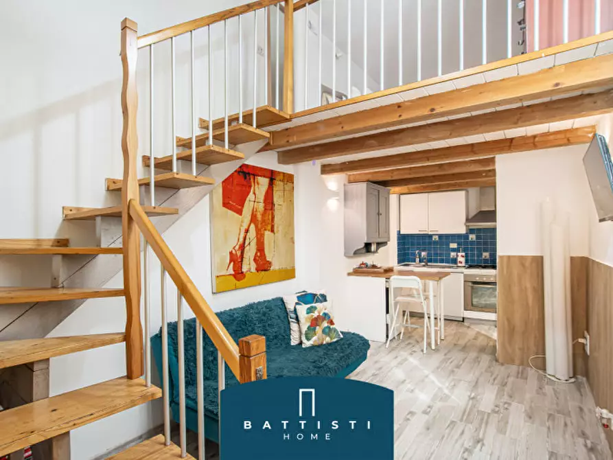 Immagine 5 di Appartamento in vendita  in Via degli Orti d'Alibert a Roma