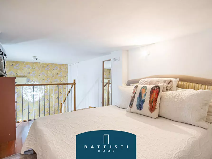 Immagine 14 di Appartamento in vendita  in Via degli Orti d'Alibert a Roma