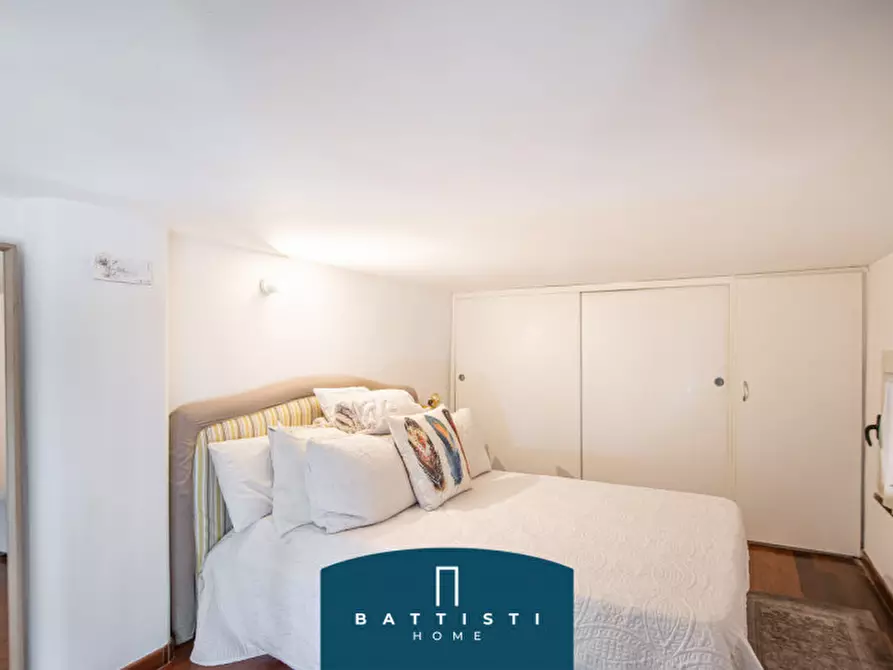 Immagine 17 di Appartamento in vendita  in Via degli Orti d'Alibert a Roma