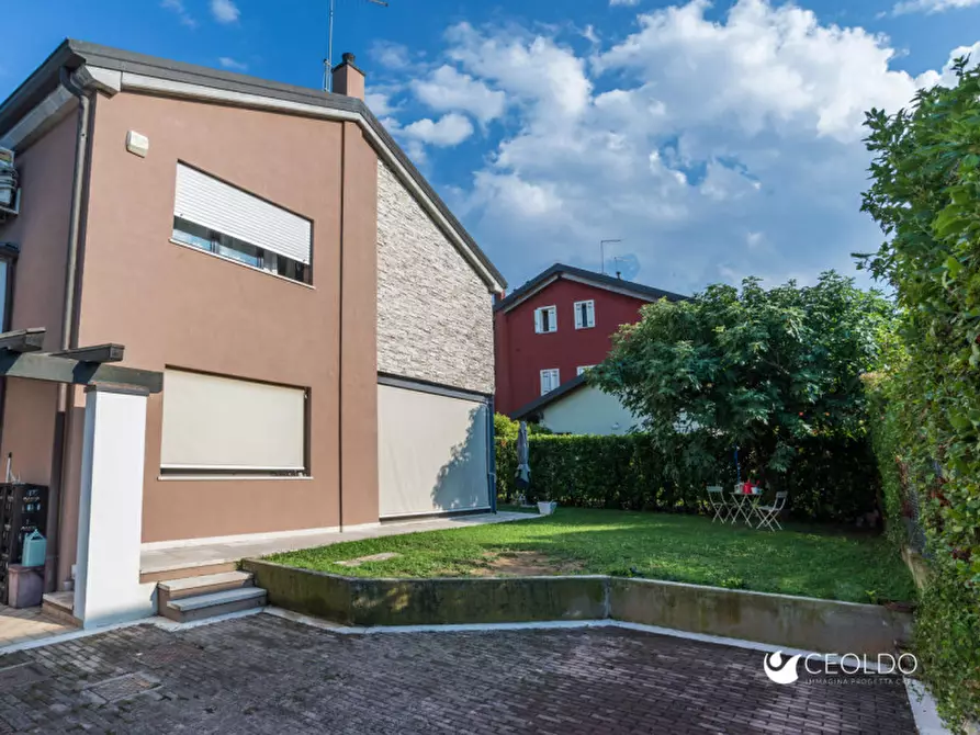 Immagine 1 di Casa quadrifamiliare in vendita  in via Mameli a Vigonza