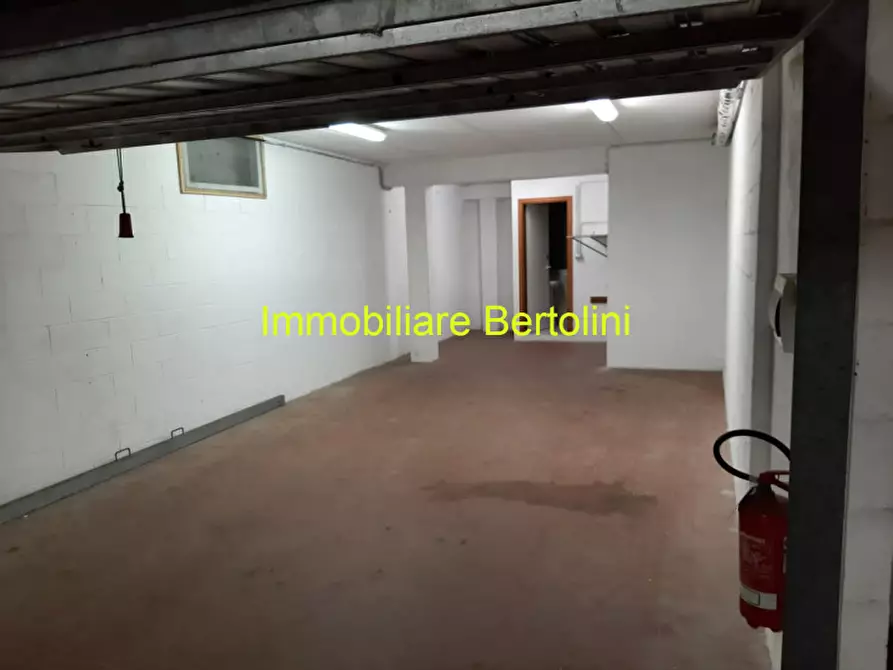 Immagine 1 di Garage in vendita  in VIA PADRE SEMERIA a San Remo