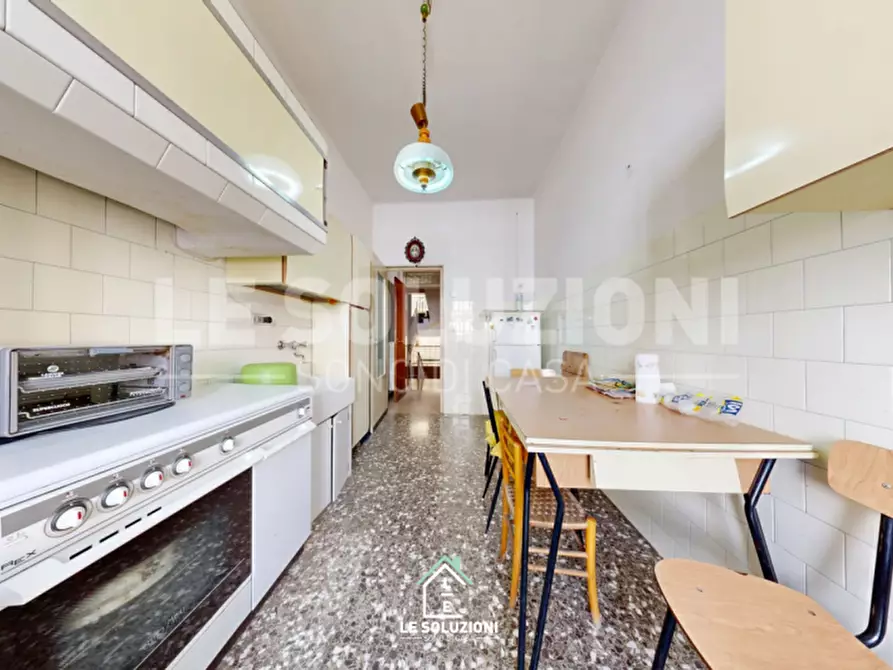 Immagine 9 di Appartamento in vendita  in viale cristoforo colombo 17 a Putignano