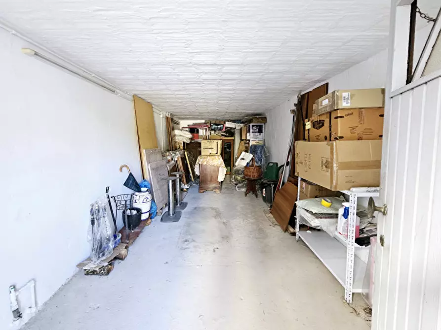 Immagine 2 di Garage in vendita  in viale fiume a Este