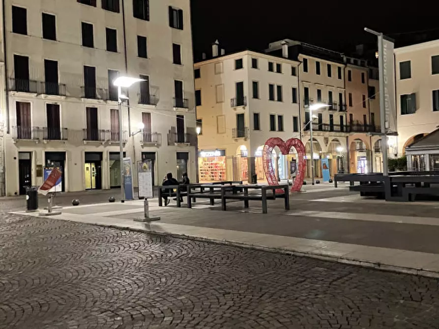 Immagine 2 di Negozio in affitto  in Via San Gregorio Barbarigo a Padova